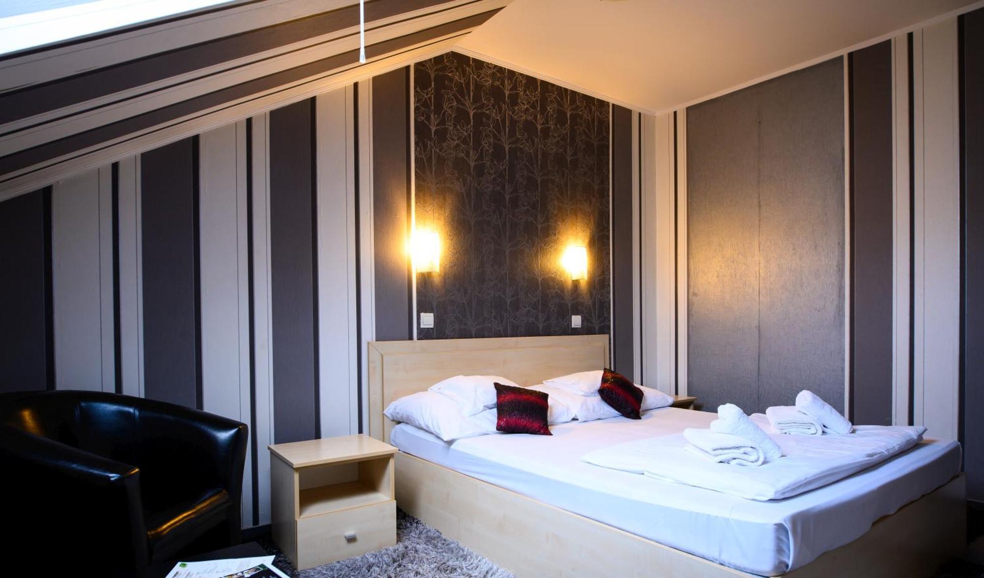 Palermó Panzio Hotel Nyíregyháza Esterno foto